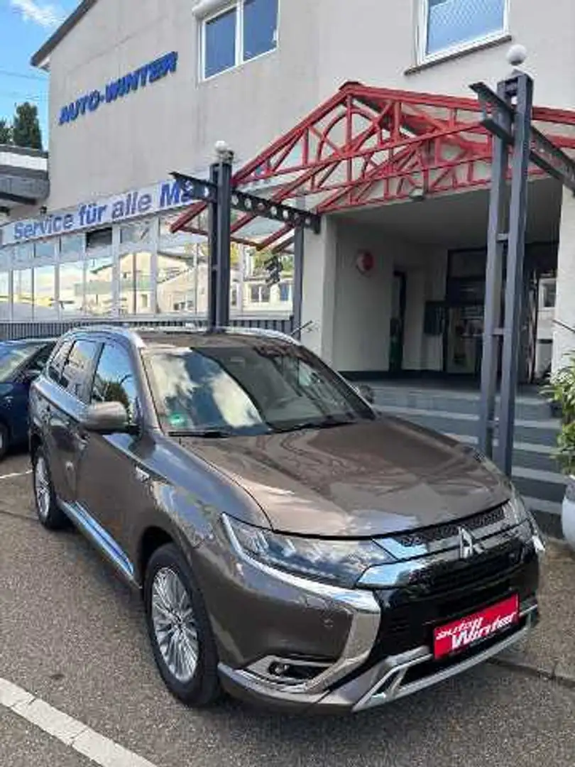 Mitsubishi Outlander Outlander Plug-in Hybrid TOP 4WD TOP-ZUSTAND! Braun - 1