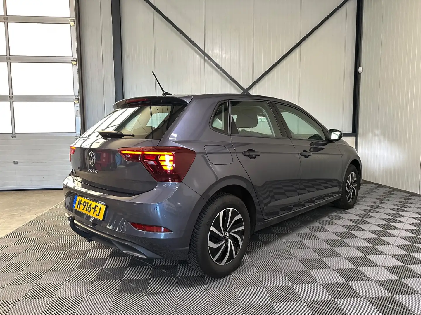 Volkswagen Polo 1.0 TSI | Life Business 5-Drs | Airco | Virtual | Gris - 2