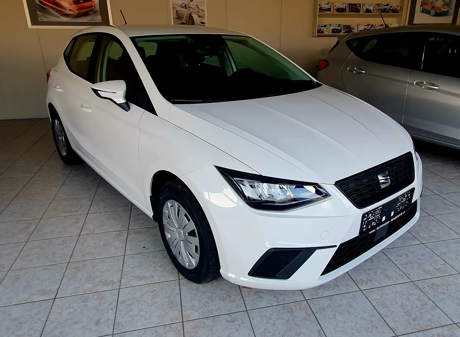 SEAT Ibiza Reference *Winterpak. *Tempomat *Parktronik *95PS Weiß - 1