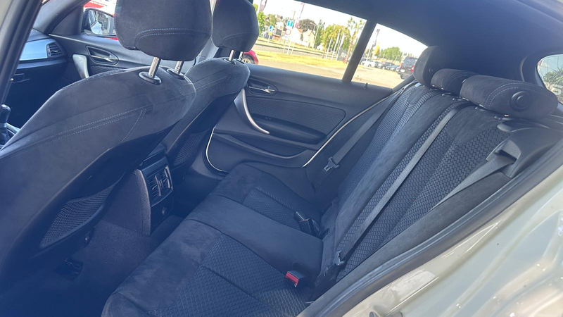 BMW 118 * PACK M * XENON* 5 PORTES* ALCANTARA* NAVI* — photo 9