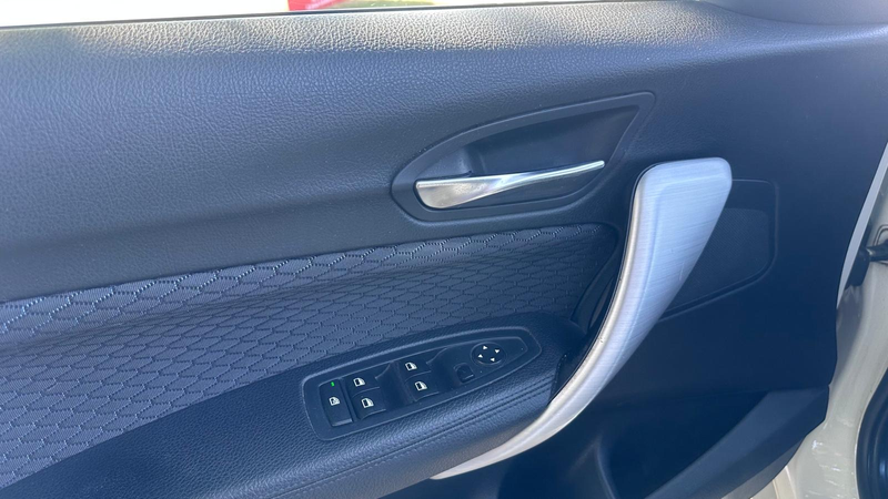BMW 118 * PACK M * XENON* 5 PORTES* ALCANTARA* NAVI* — photo 8