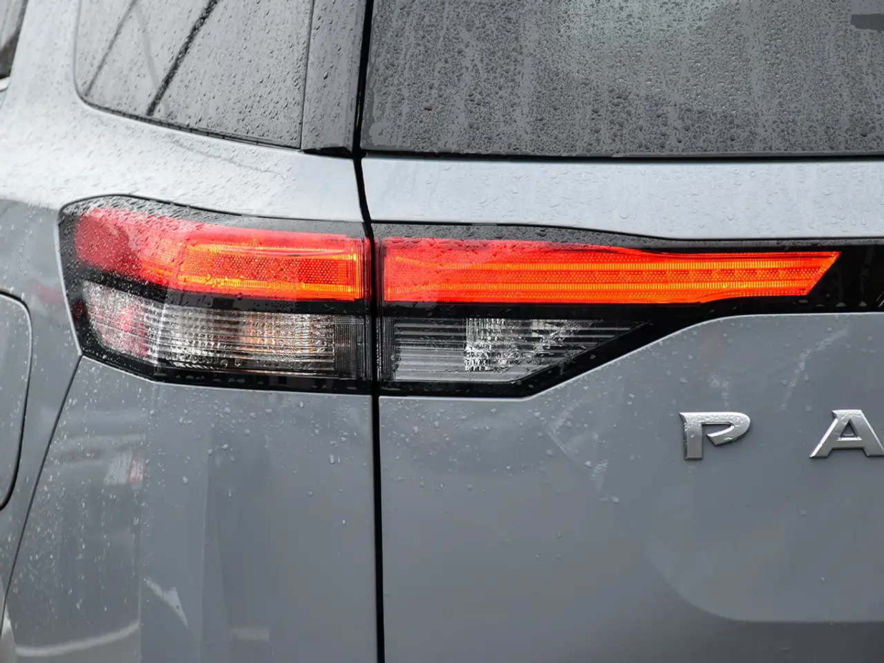 Nissan Pathfinder снимка Nissan Pathfinder
