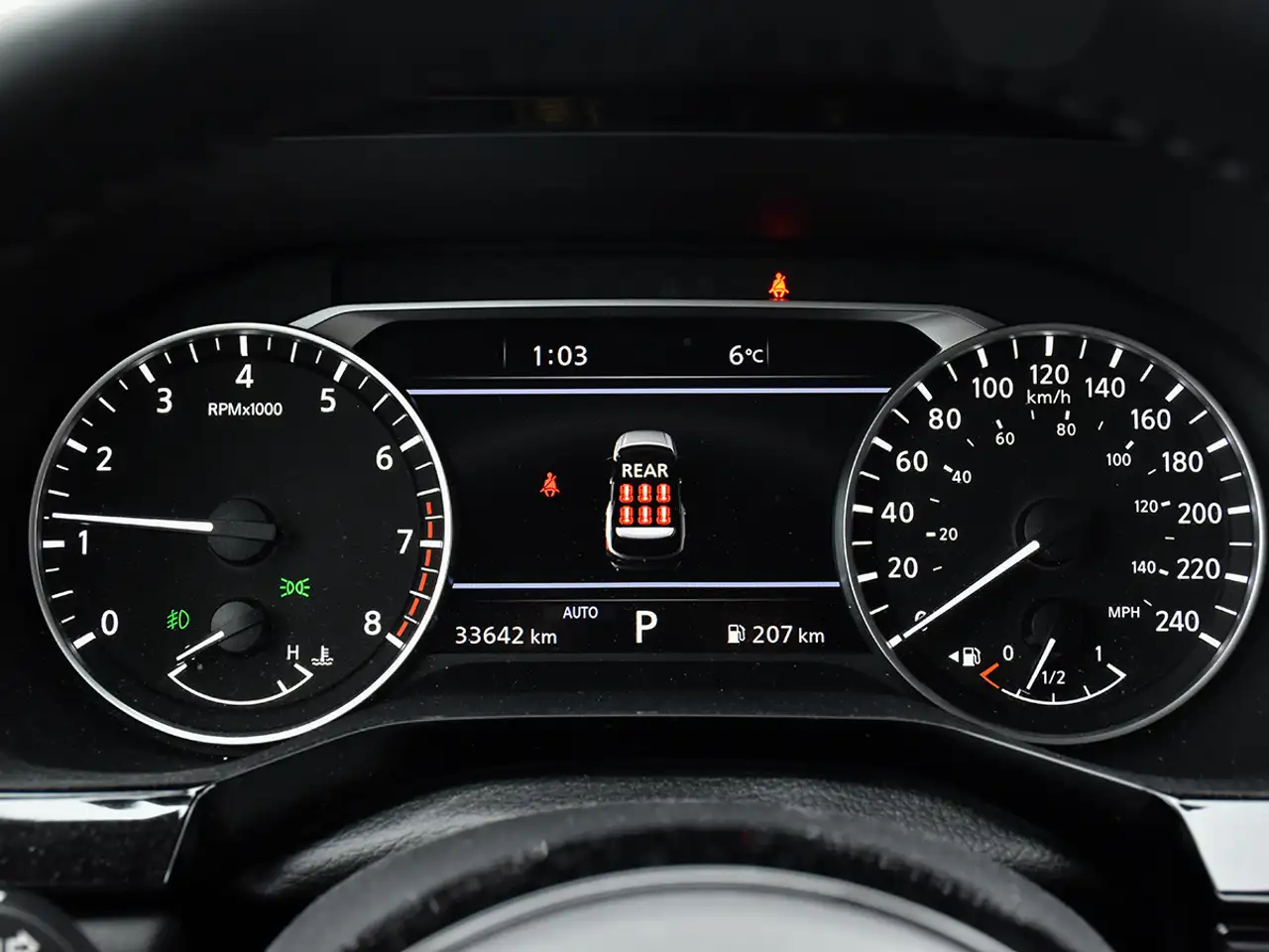 Nissan Pathfinder снимка Nissan Pathfinder
