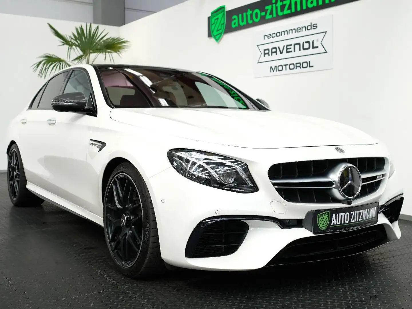 Mercedes-Benz E 63 AMG E63 4MATIC+/AMG-DRIVER/MASSAGE/360/BURMESTER/HUD Bílá - 1