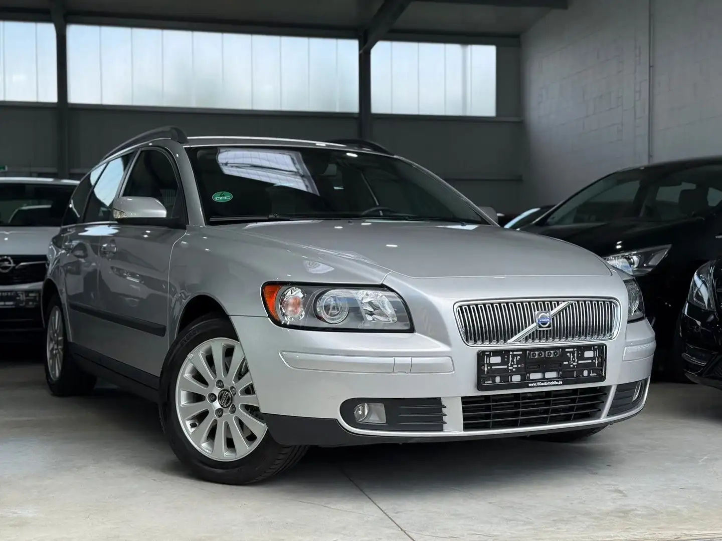 Volvo V50 Kombi 2.0 D  2Hand Argento - 2
