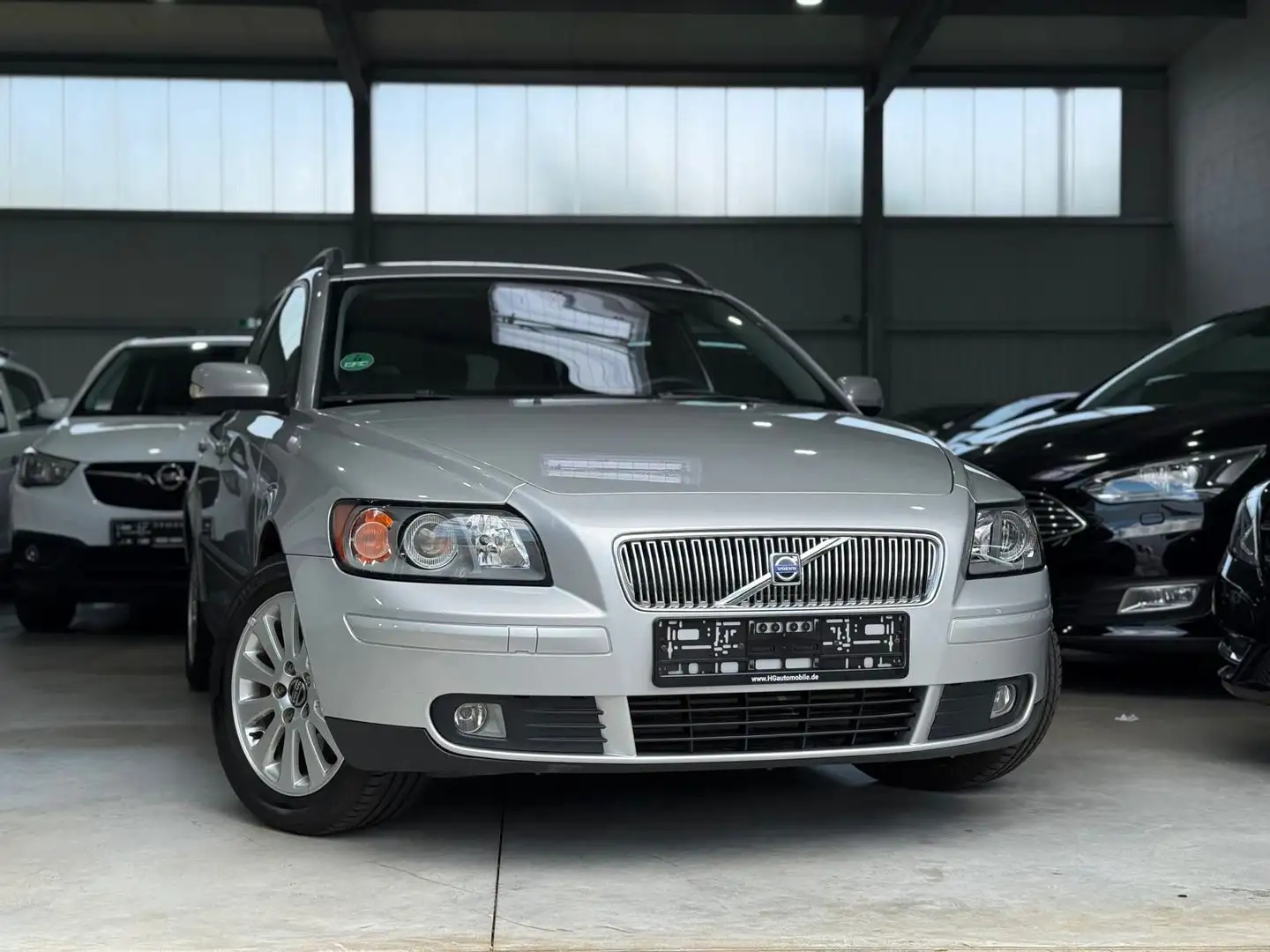 Volvo V50 Kombi 2.0 D  2Hand Argento - 1