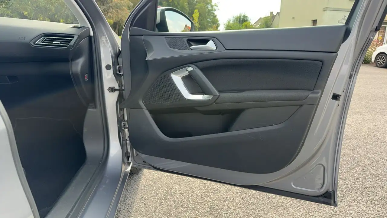 Peugeot 308 308 — photo 22