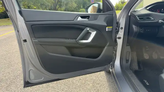 Peugeot 308 view 7