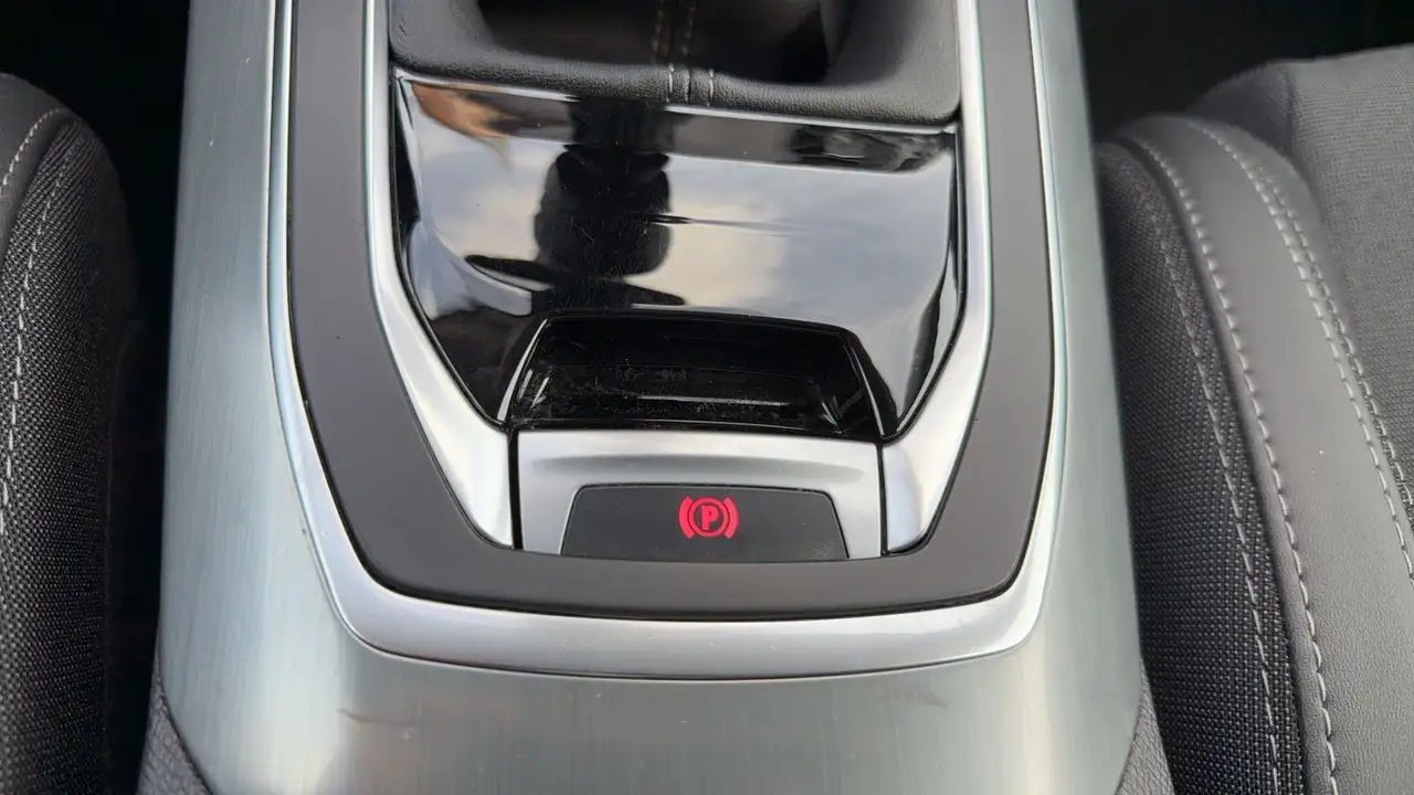 Peugeot 308 308 — photo 29