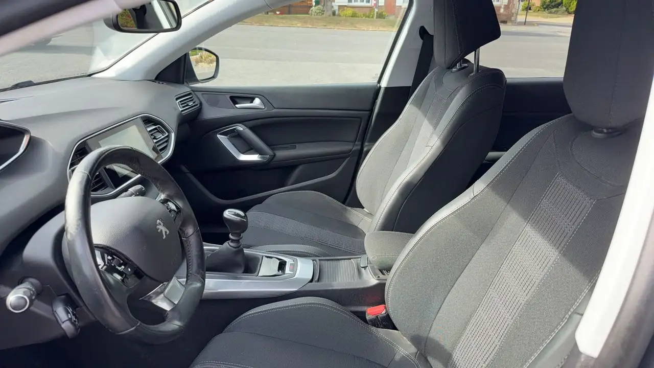 Peugeot 308 308 — photo 25