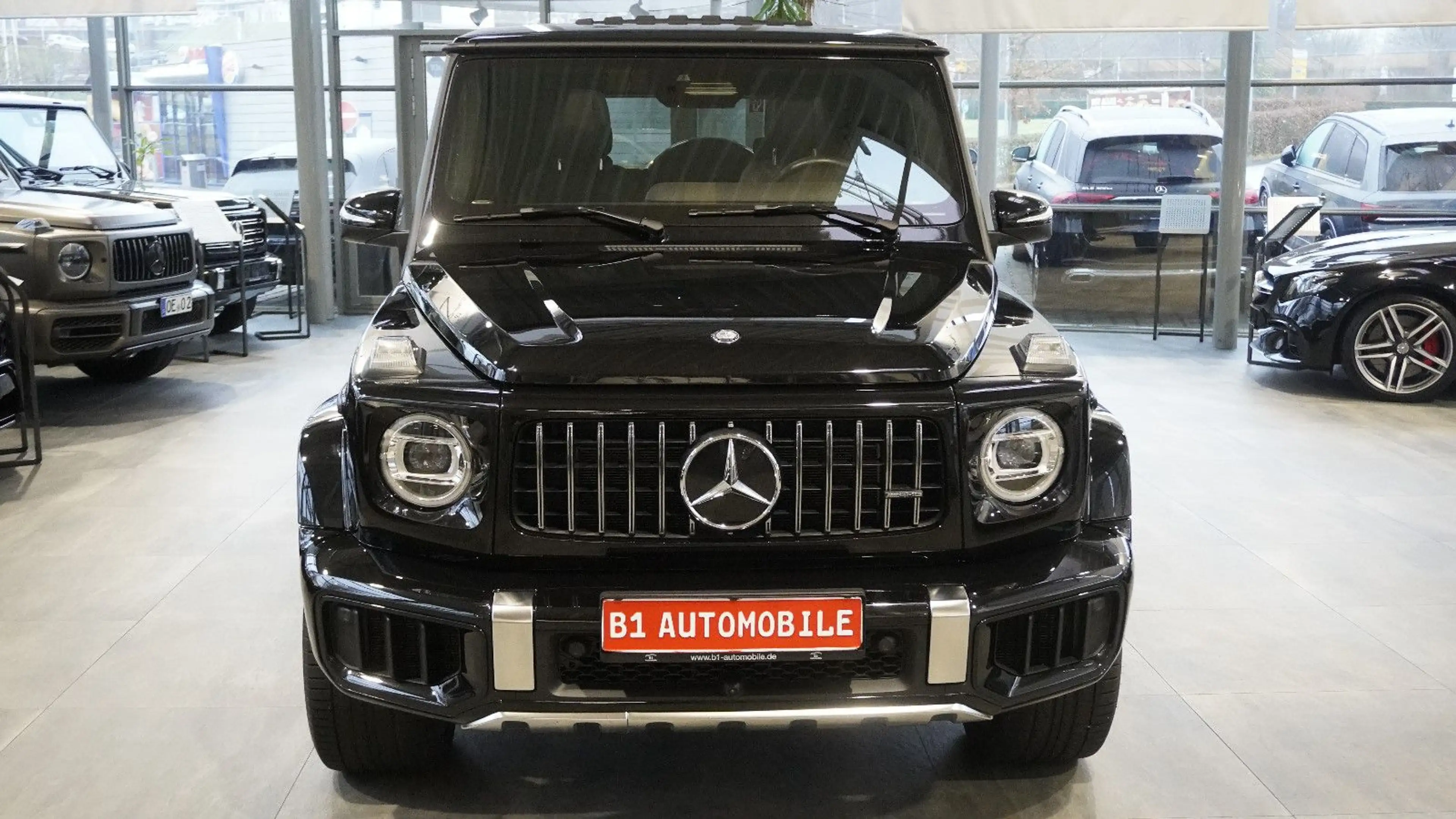 Mercedes-Benz G 63 AMG *AHK*PANO*STHZ*360°*22"* — photo 2