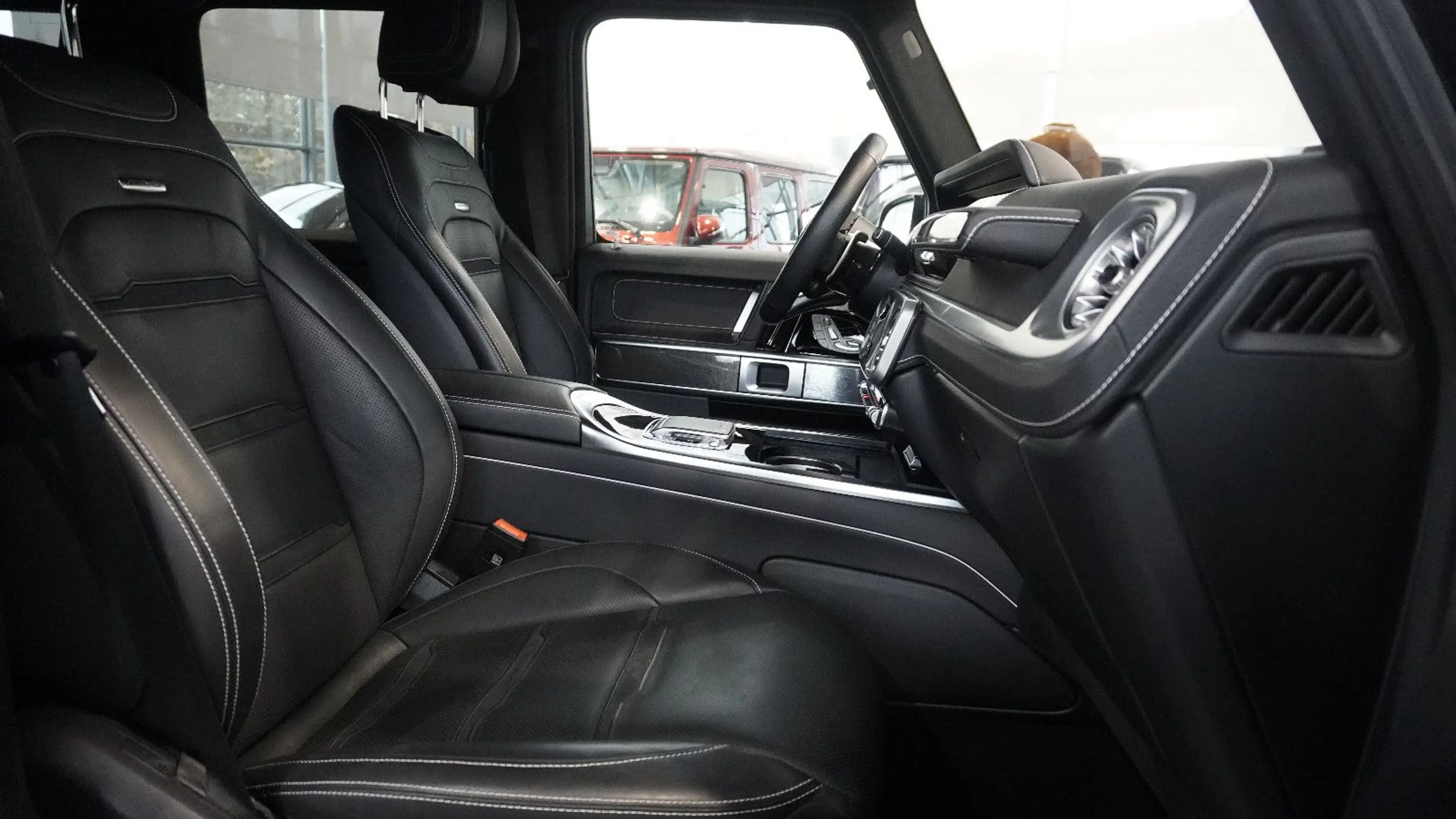 Mercedes-Benz G 63 AMG *AHK*PANO*STHZ*360°*22"* — photo 10
