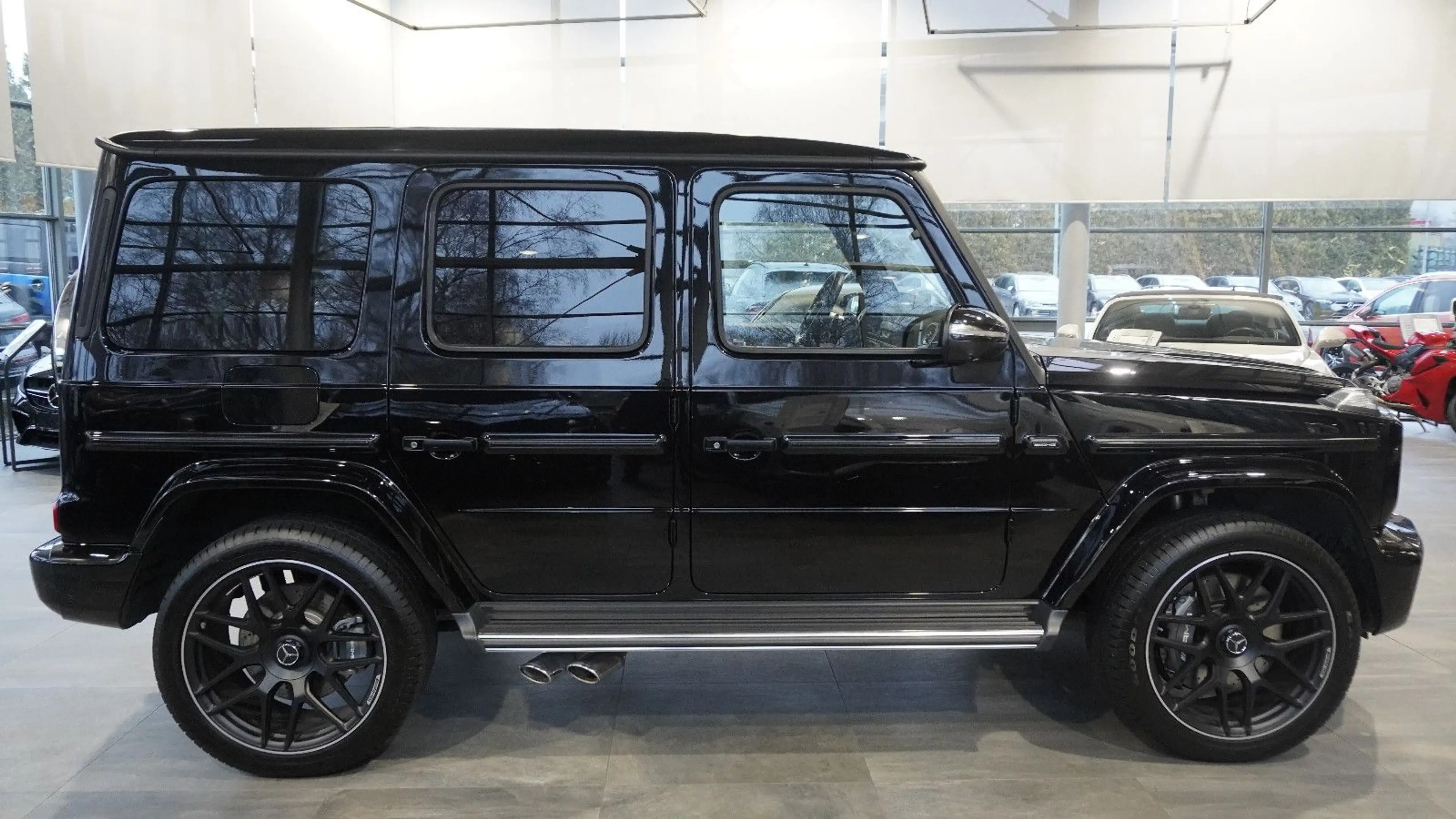 Mercedes-Benz G 63 AMG *AHK*PANO*STHZ*360°*22"* — photo 5