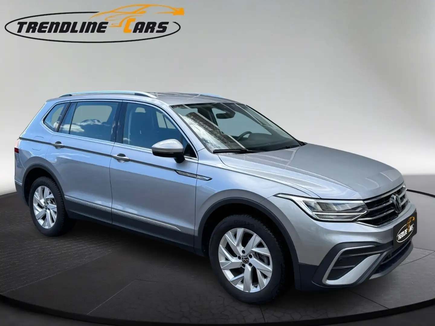 Volkswagen Tiguan Allspace 1,5 TSI DSG *7-SITZER* Grau - 2