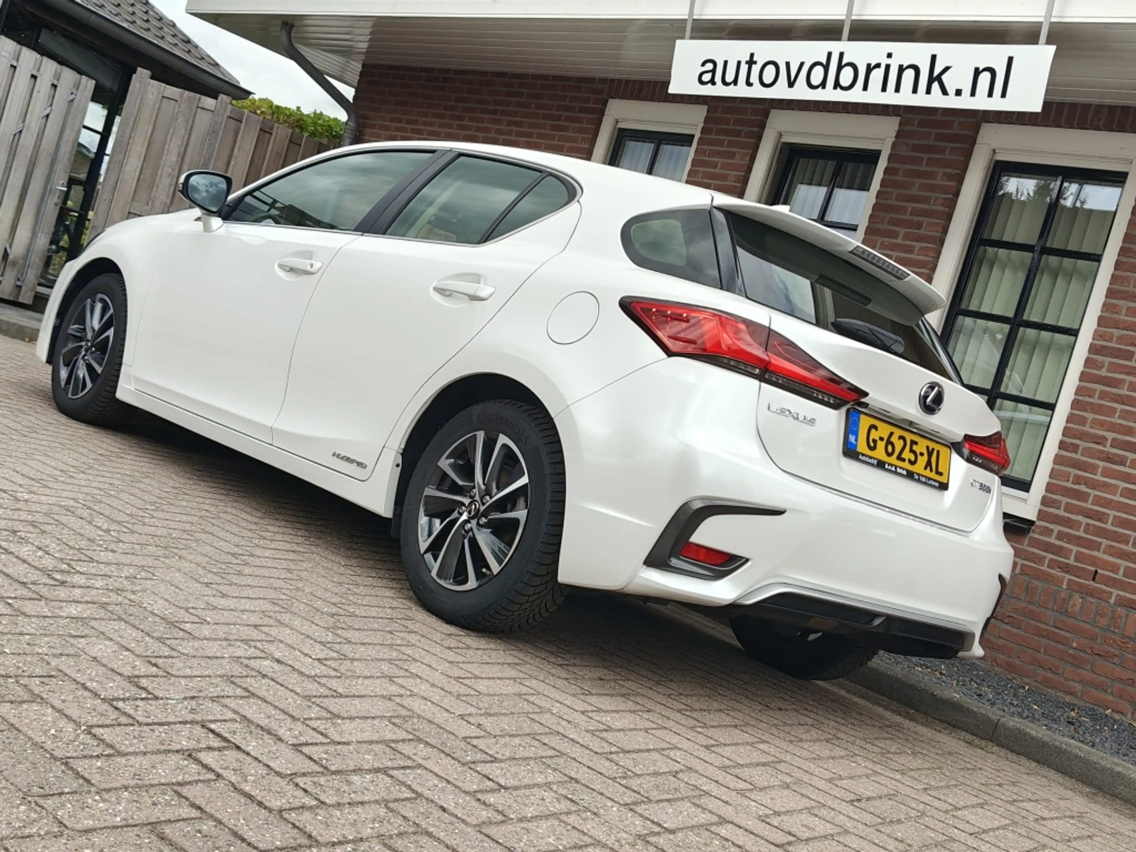 Lexus CT 200h Edition 30, CAMERA / NAVI / DEALER ONDERHOUDEN — photo 12
