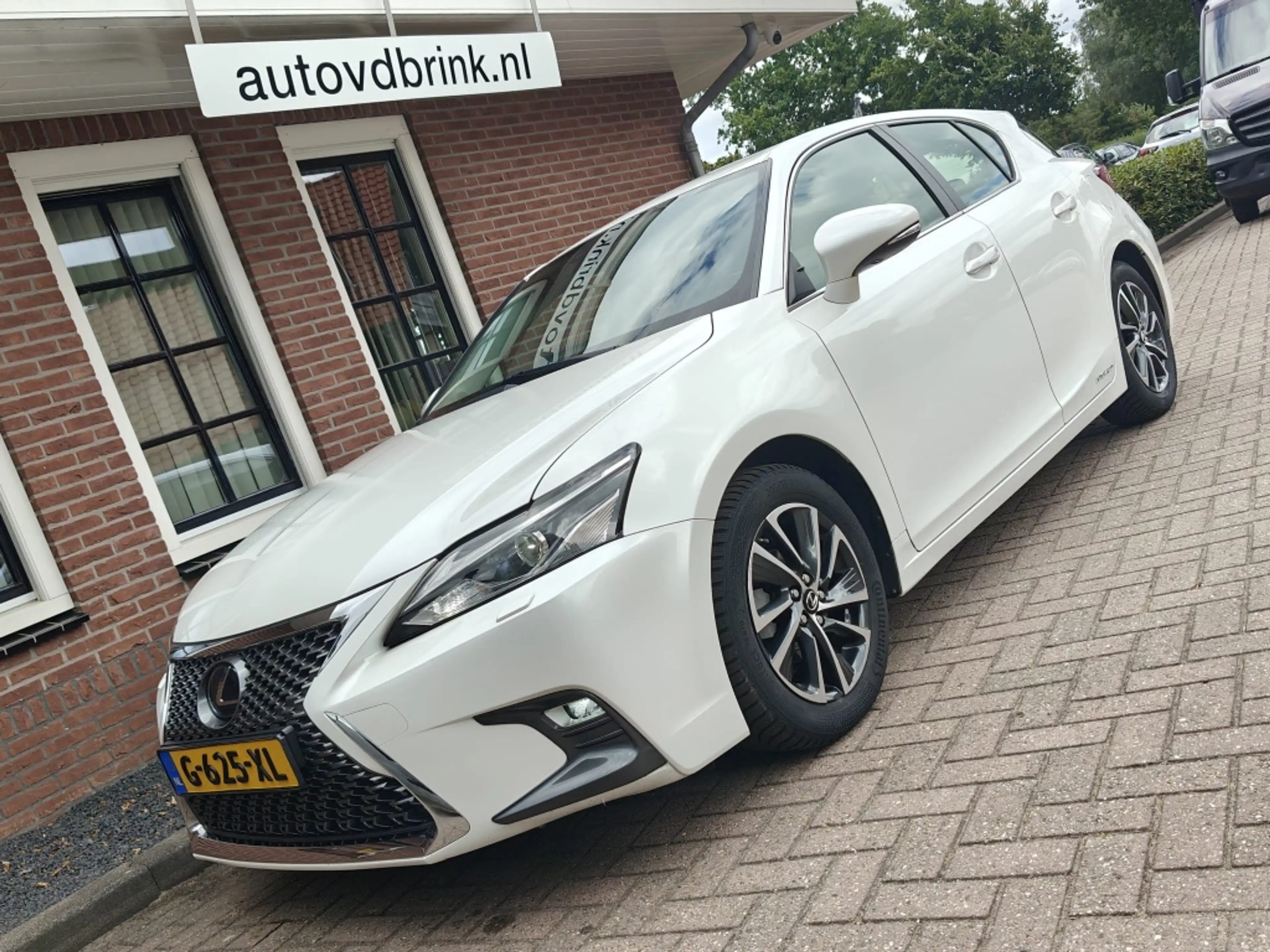 Lexus CT 200h Edition 30, CAMERA / NAVI / DEALER ONDERHOUDEN — photo 10
