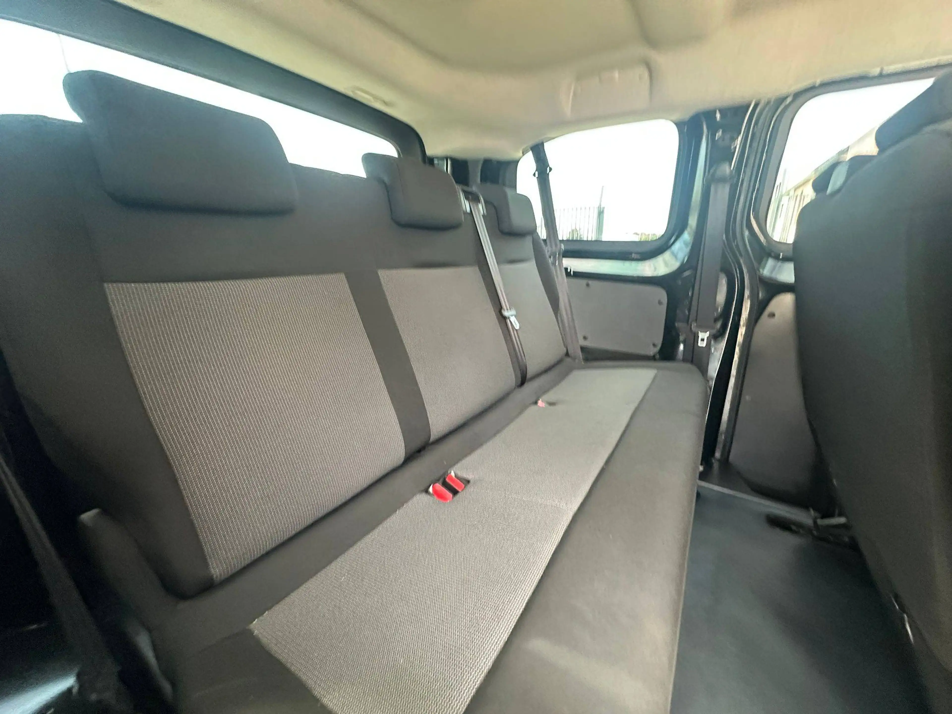 Peugeot Expert 2.0 / 9 PLACES / CAMERA 360 / NAVI / AIRCO / GARANTIE 12 MOIS — photo 8