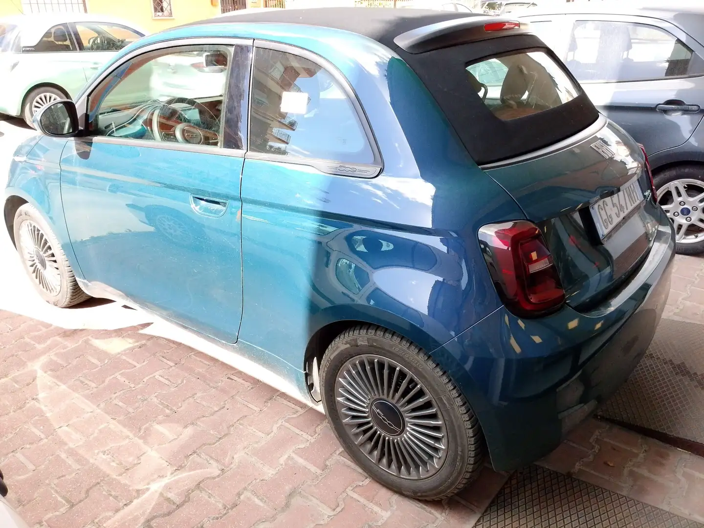 Fiat 500e 500 IV 2020 Cabrio 42 kWh Icon Elettrica Grün - 2