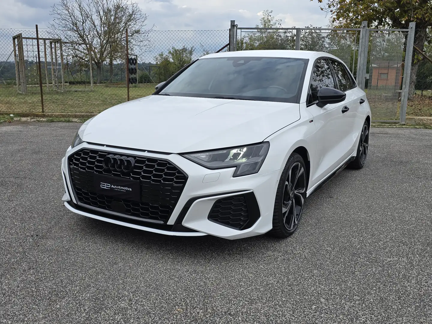 Audi A3 NEOPATENTATI 1.0 TFSI S-LINE Weiß - 1