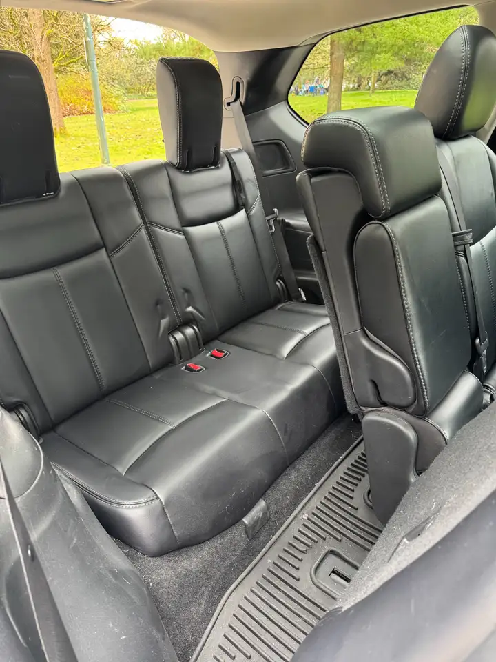 Nissan Pathfinder снимка Nissan Pathfinder