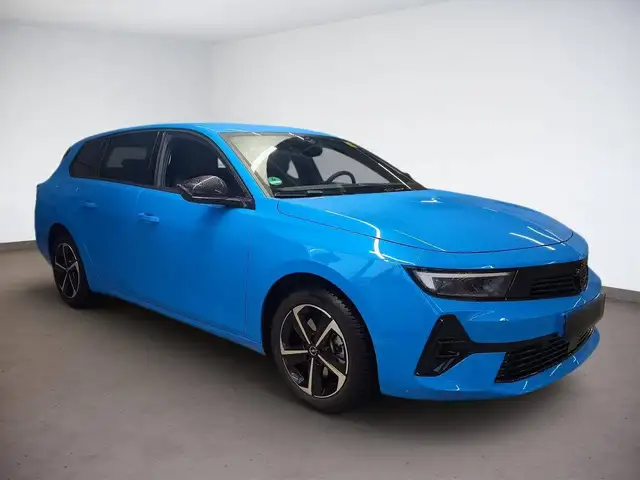Opel Astra view 2