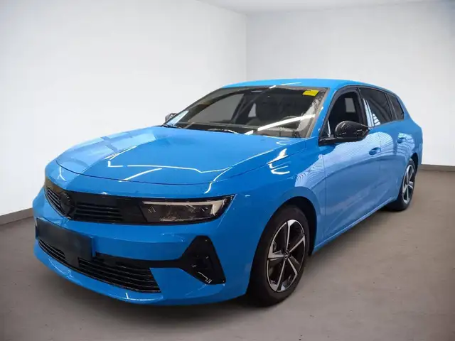 Opel Astra view 3