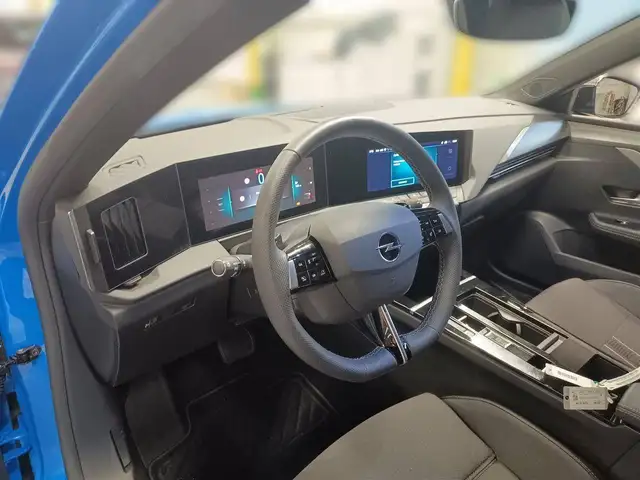 Opel Astra view 13