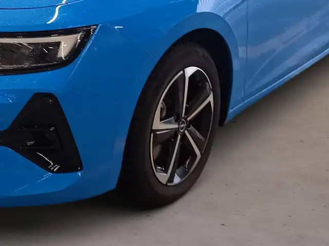 Opel Astra view 8