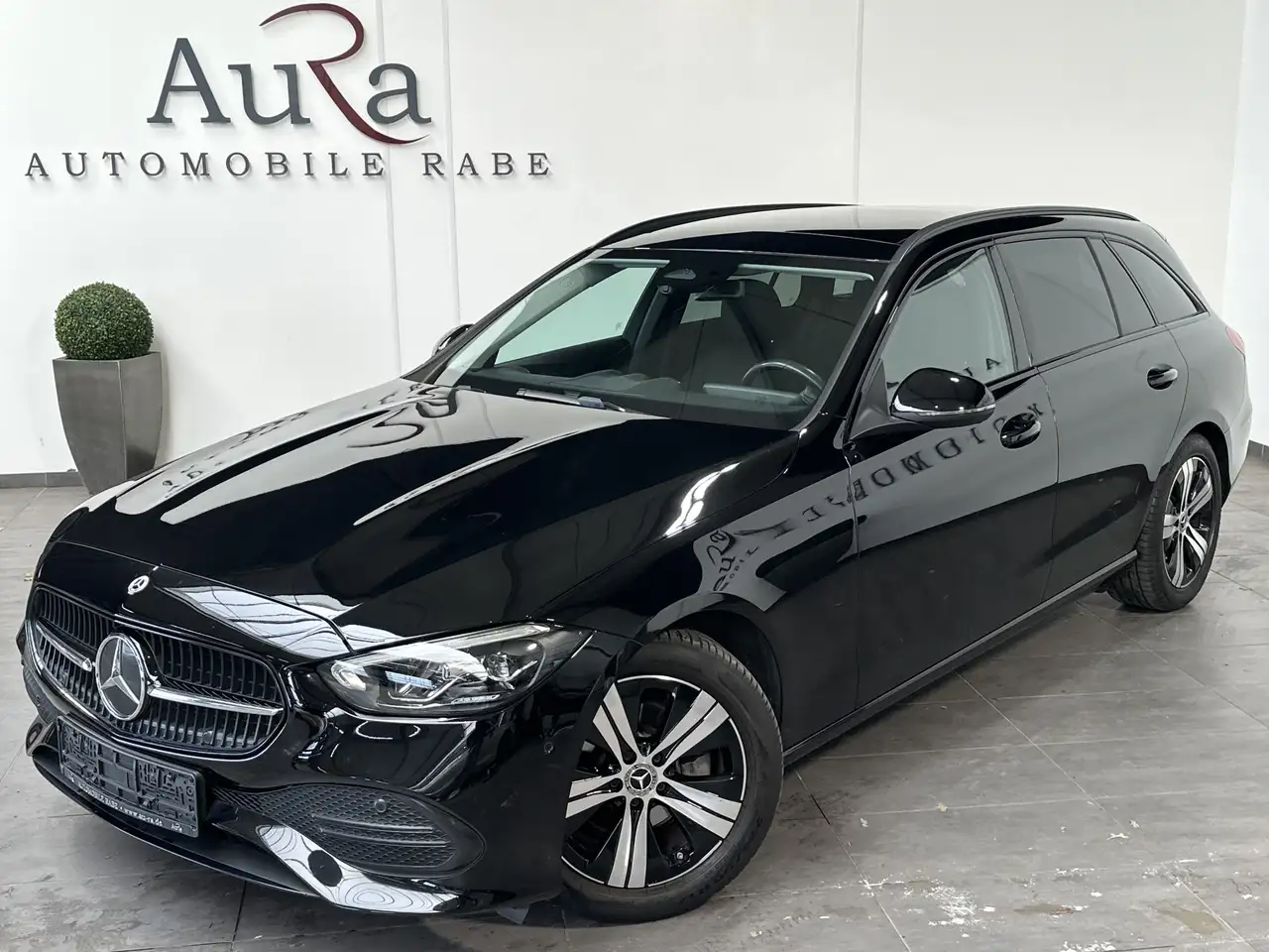 Mercedes-Benz C 180 T Avantgarde NAV+LED+KAM+PANO+AHK+VCOCKPIT 2021 — миниатюра 1