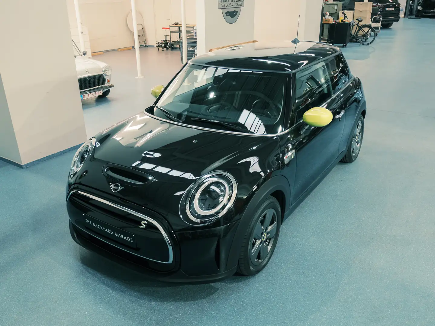 MINI Cooper SE e-Mini 28.9 kWh Black - 1