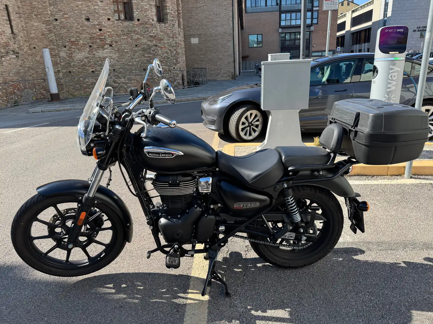Royal Enfield Meteor 350 Stellar Black Negru - 1