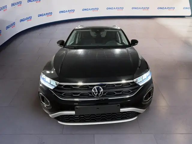 Volkswagen T-Roc view 2