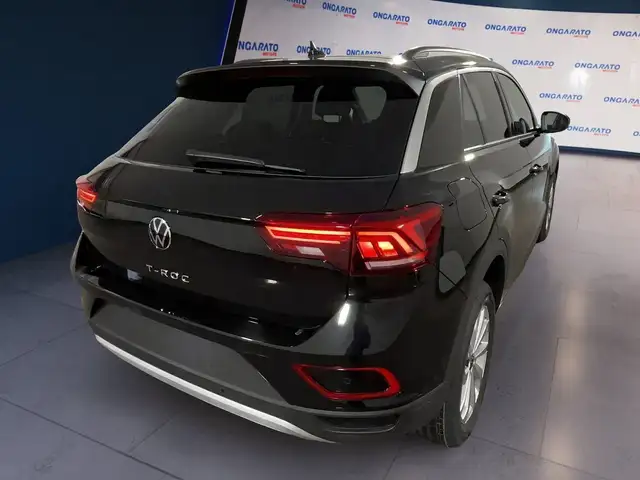 Volkswagen T-Roc view 6