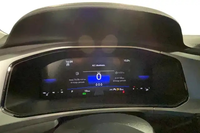 Volkswagen T-Roc view 12