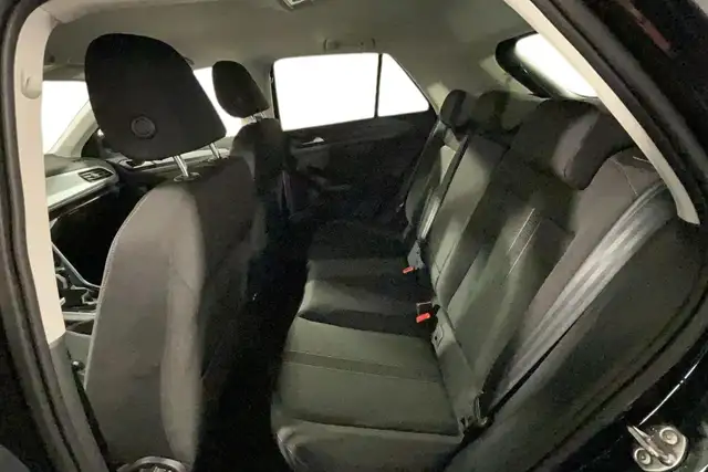 Volkswagen T-Roc view 9