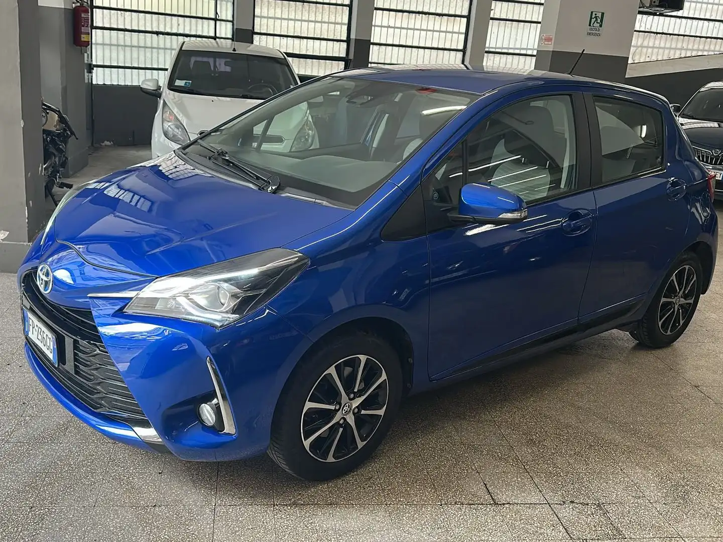 Toyota Yaris Yaris III 2017 5p 1.5h Active Albastru - 1