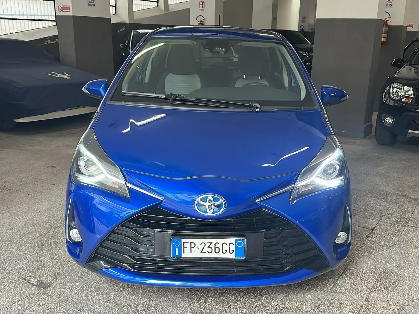 Toyota Yaris Yaris III 2017 5p 1.5h Active Albastru - 2
