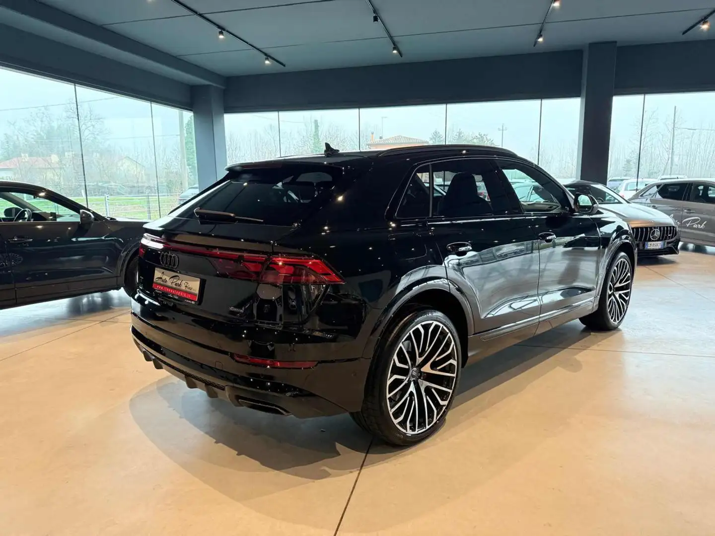 Audi Q8 50 TDI 286 CV quattro S line edition MY 2025 Nero - 2