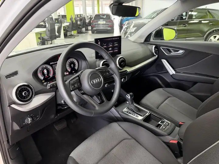 Audi Q2 S line 35 TDI S tronic 2024, foto 10