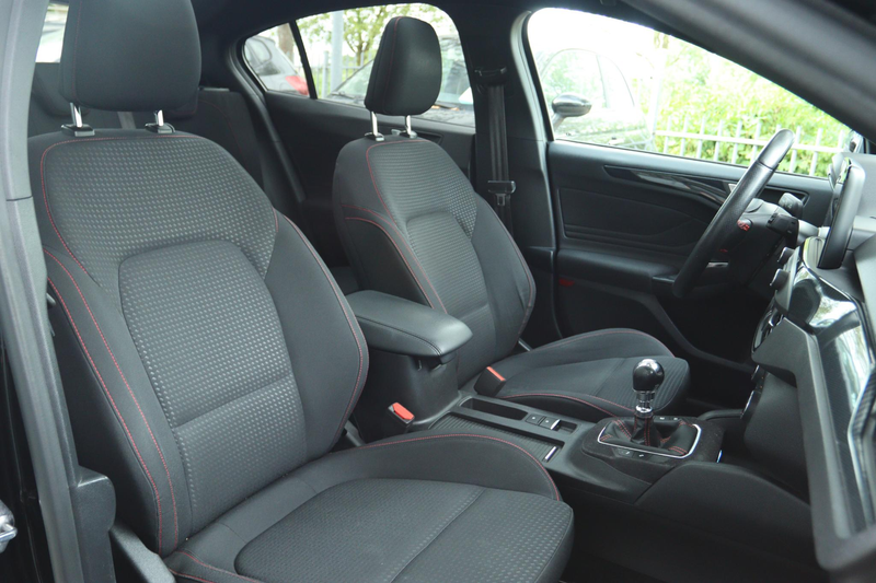 Ford Focus 1.5 ECOBOOST ST-LINE | PANO | CARPLAY | CAMERA | L — photo 4