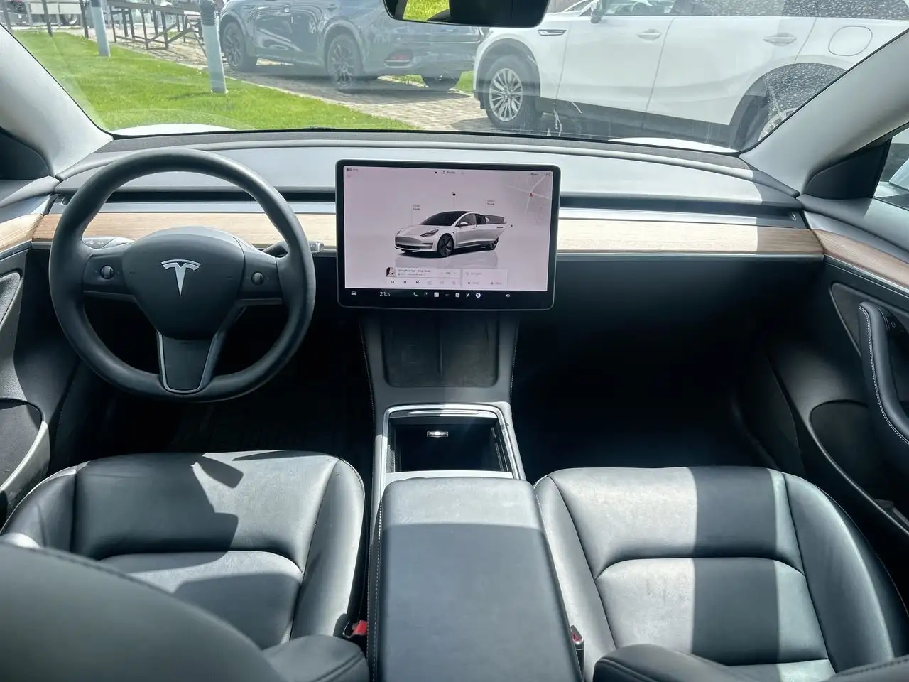 Tesla Model 3 снимка Tesla Model 3