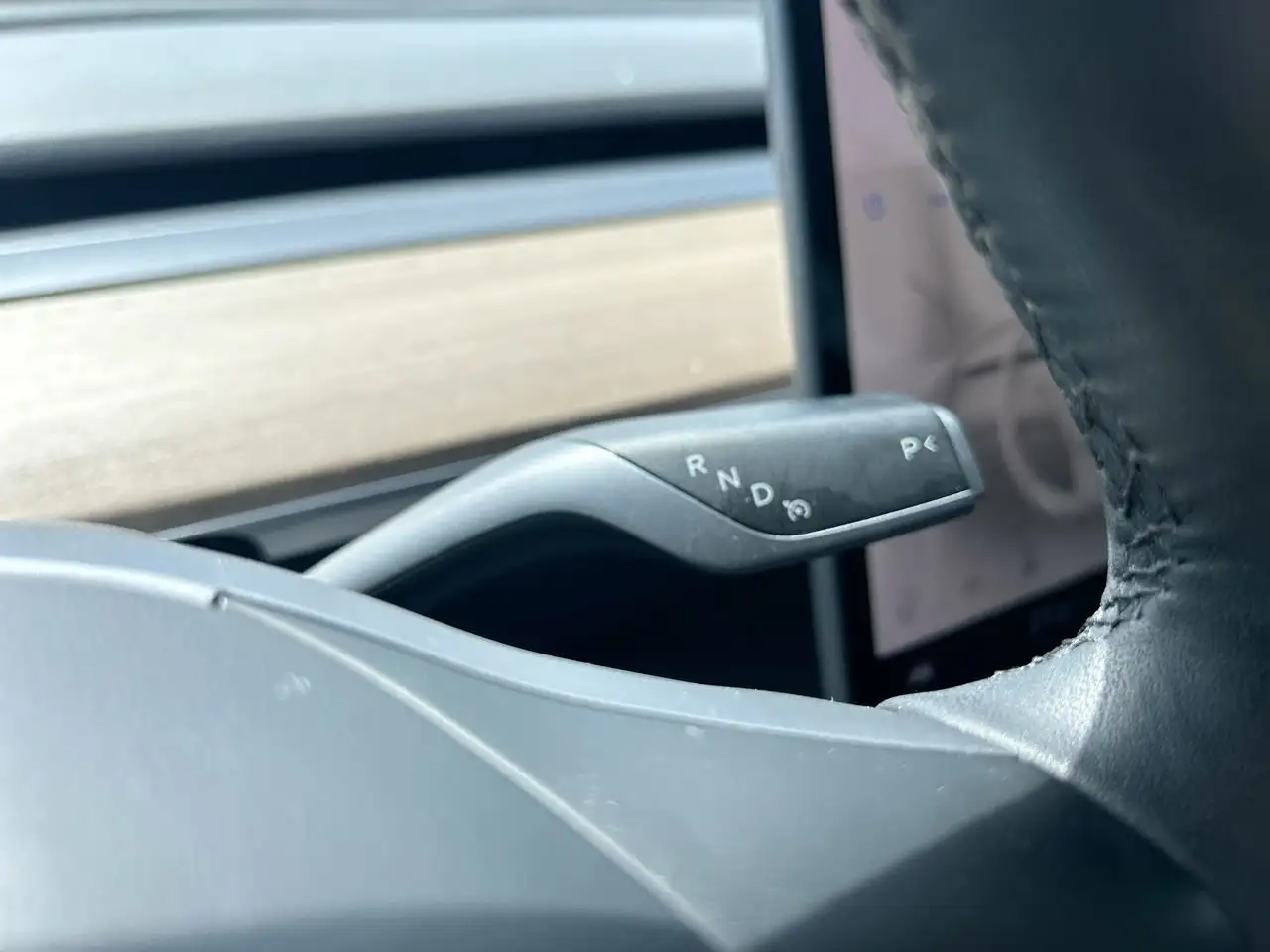 Tesla Model 3 снимка Tesla Model 3