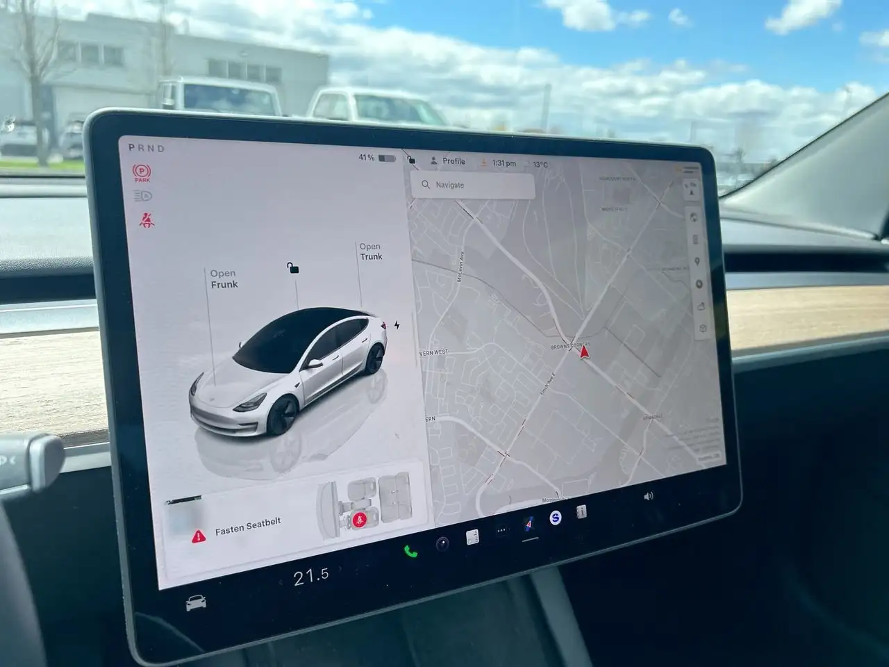 Tesla Model 3 снимка Tesla Model 3