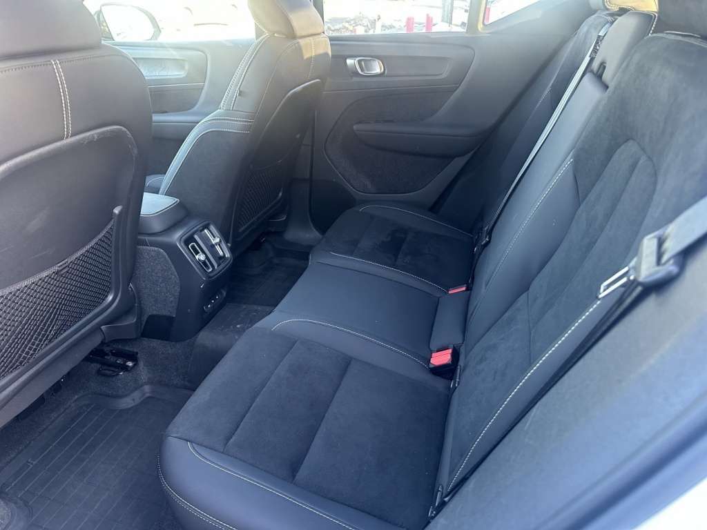 2023 Volvo Unspecified Ultime awd 359 km autonomie thumb 7