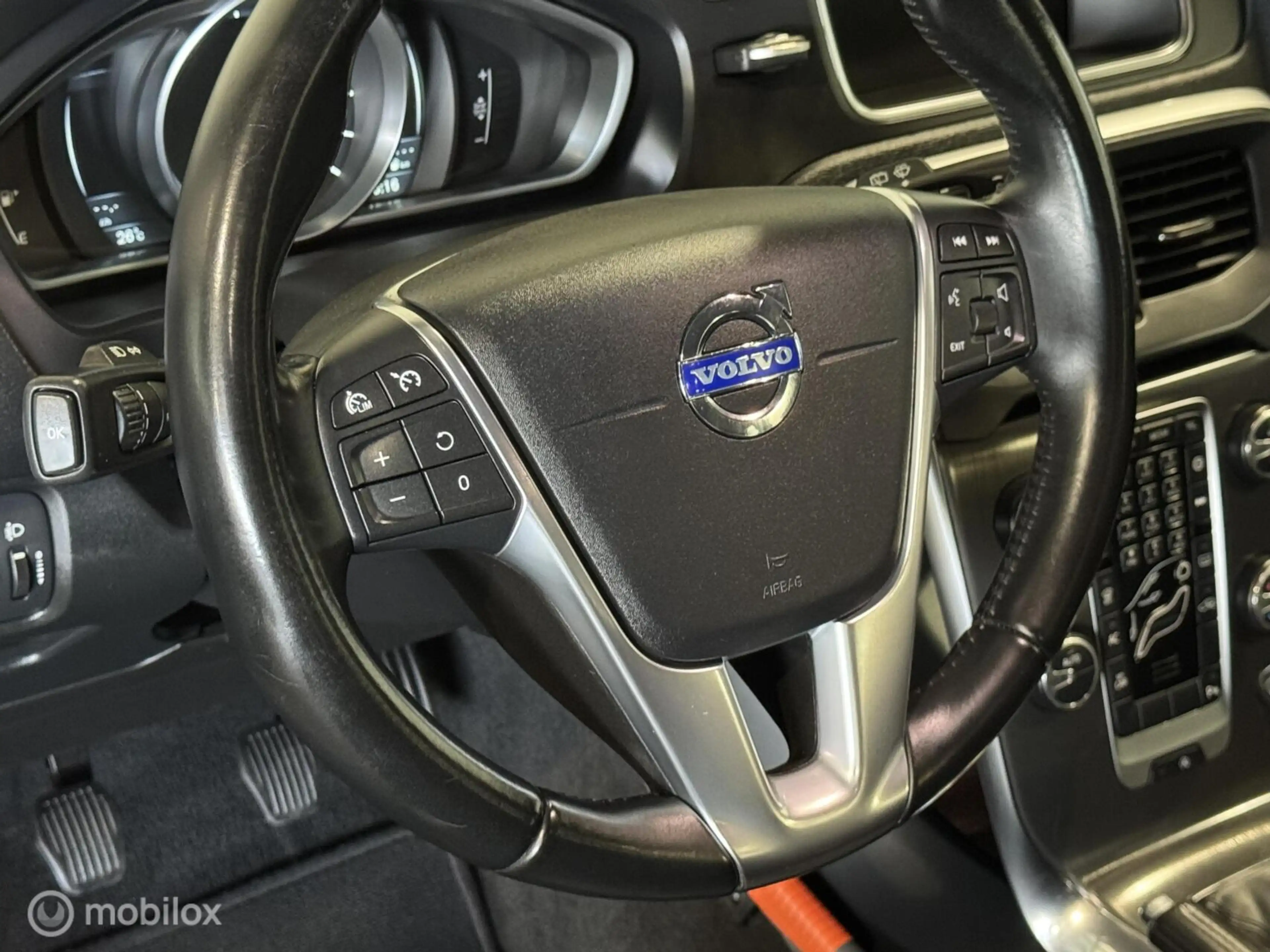 Volvo V40 2.0 D4 Momentum Business [ NAP climate navi ] — photo 20