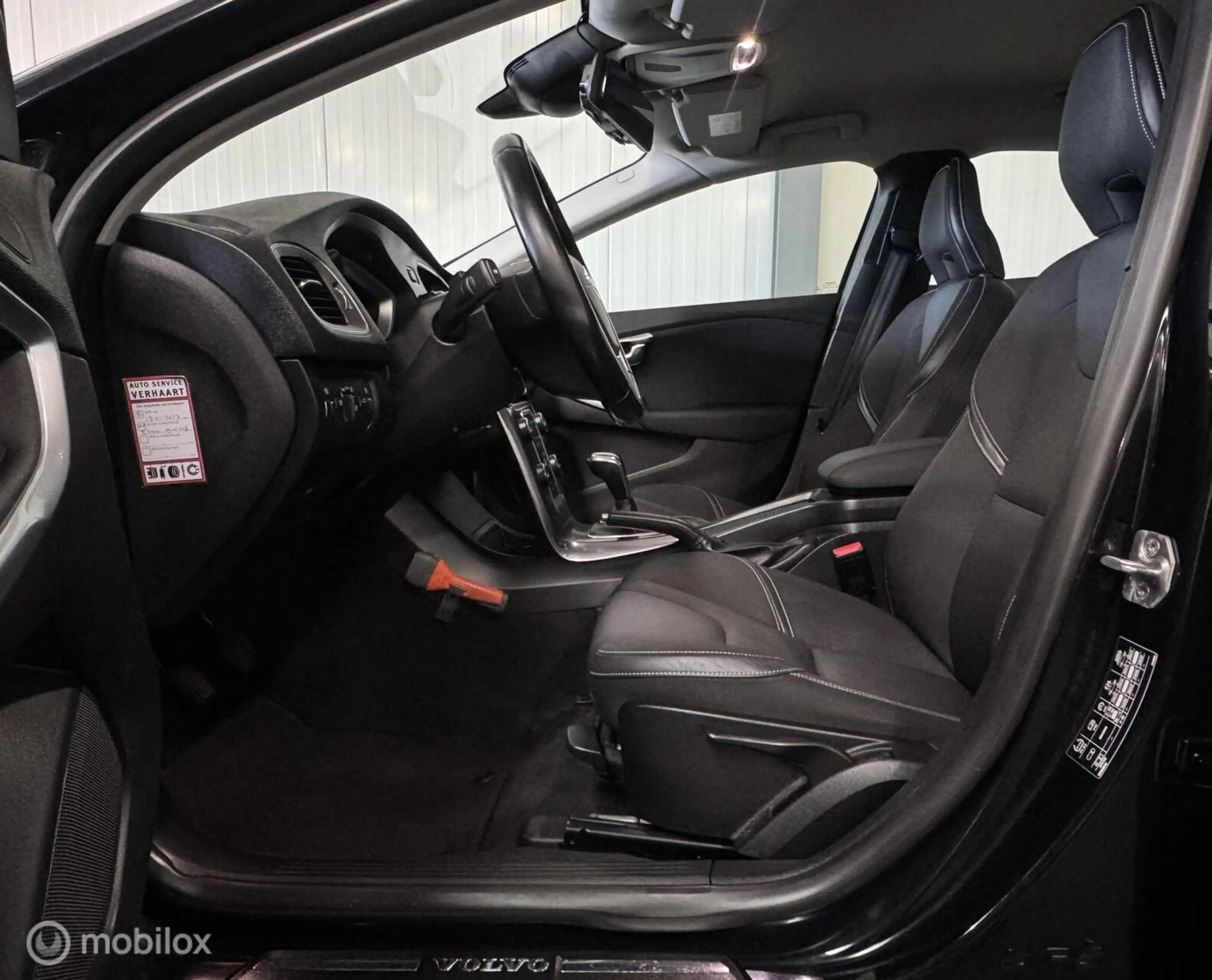Volvo V40 2.0 D4 Momentum Business [ NAP climate navi ] — photo 24