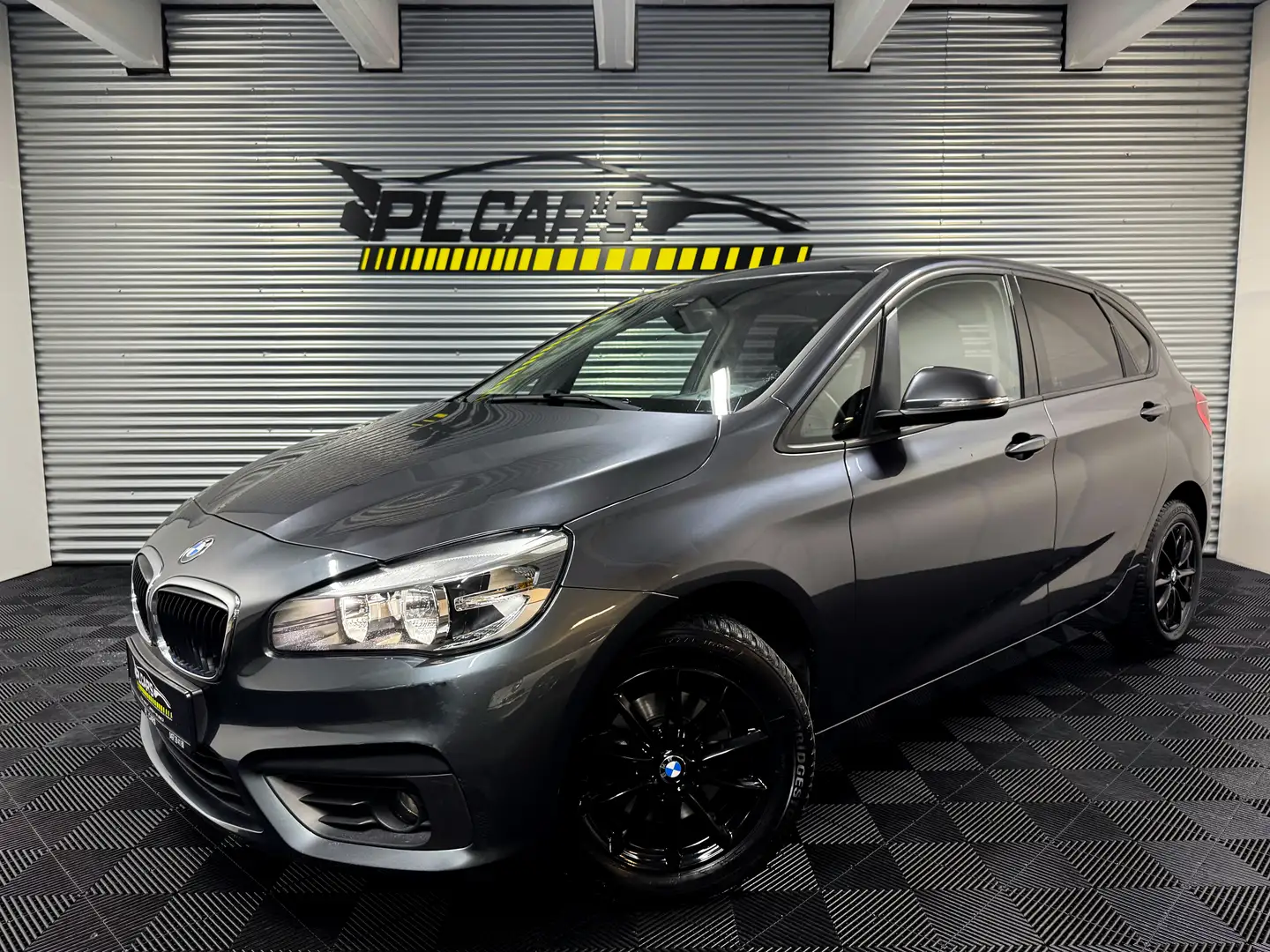 BMW 216 Active Tourer d | LOOK M | GPS | GARANTIE Grijs - 2
