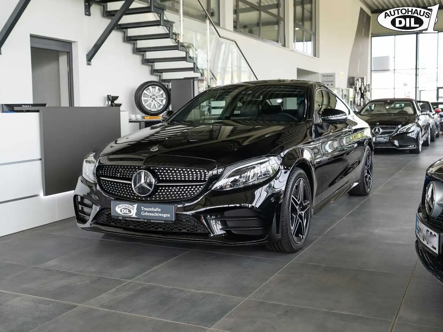 Mercedes-Benz C 200 Coupé 4Matic *AMG*360°-K*PANO*NIGHT* Schwarz - 2