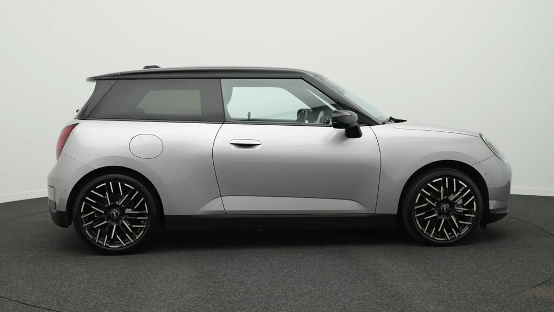 MINI Cooper SE Favoured Trim Grau - 2