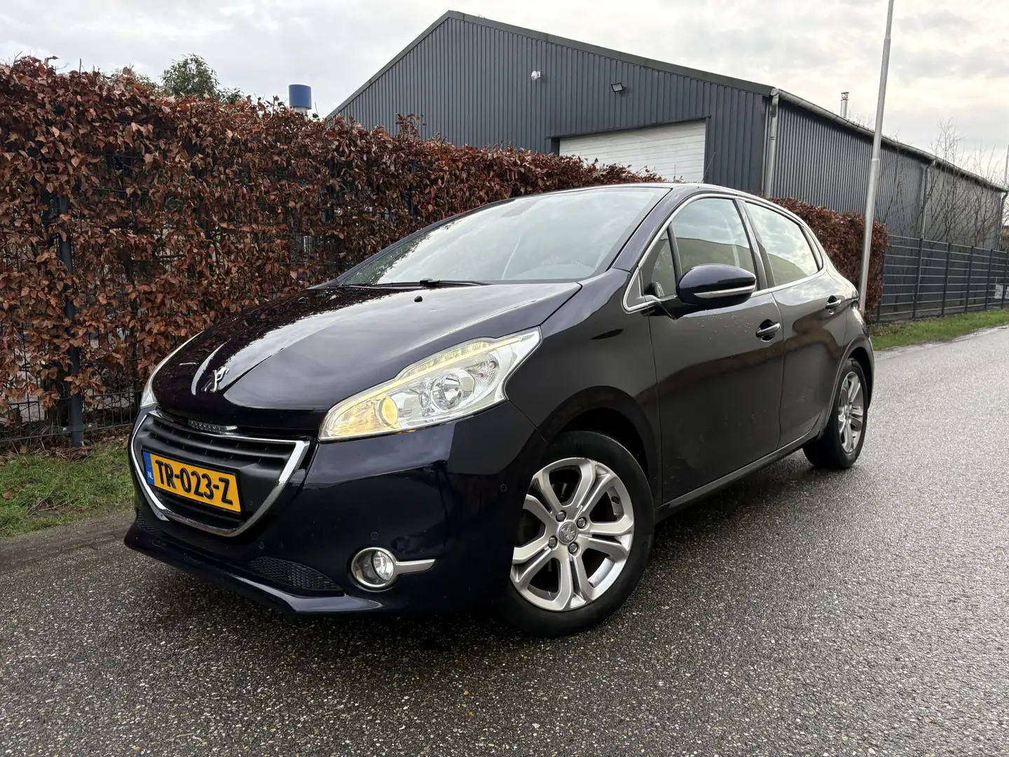 Peugeot 208 1.2 PureTech Allure / AIRCO ECC / NAVI / 169dkm! Blau - 1